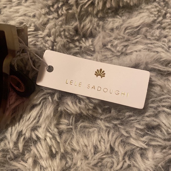 Lele Sadoughi Brooklyn‎ Brown Oversized Tortoise Sunglasses  Lele Sadoughi Brooklyn sunglasses